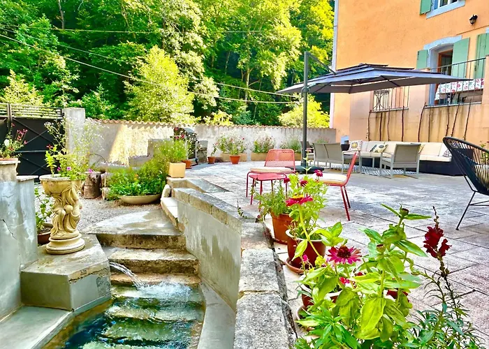 Notre-Dame d'Escouloubre Sources d'eaux chaudes privées et sauna